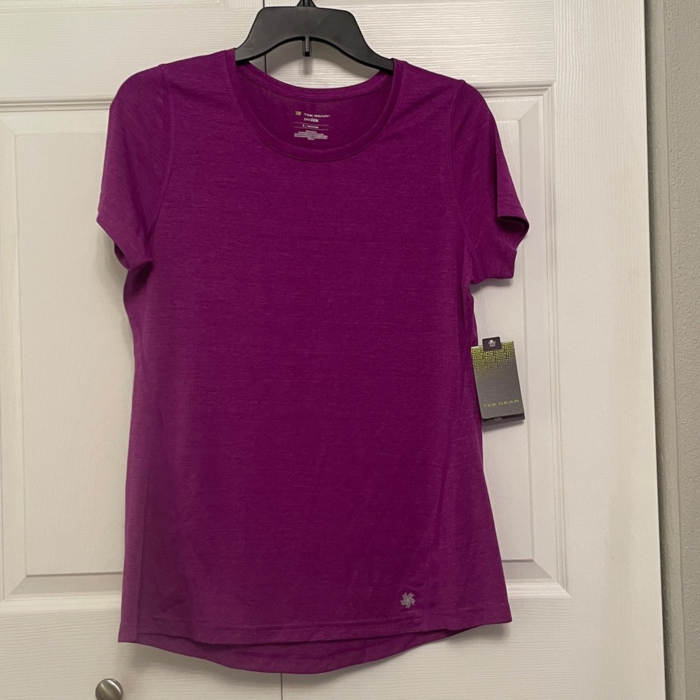 NWT TEK GEAR DRYTEK Small Polyester Workout Athletic Top Excellent Condition